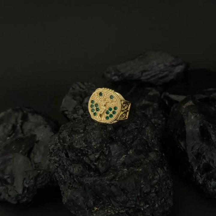 Anillo De Caballero De Diseño De Crucifijo De Piedras Verdes