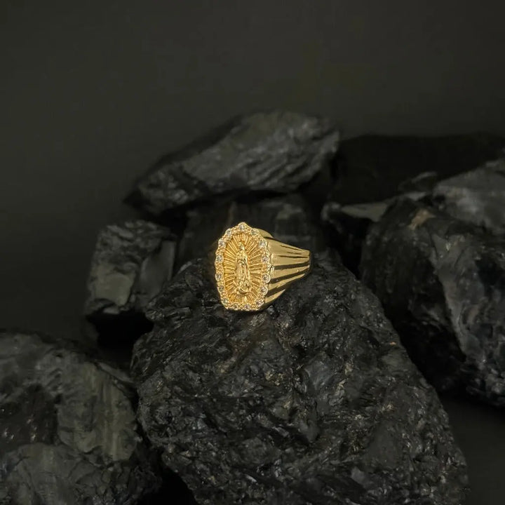 Anillo De Caballero De Diseño De La Virgen De Guadalupe Con Cristales Blancos