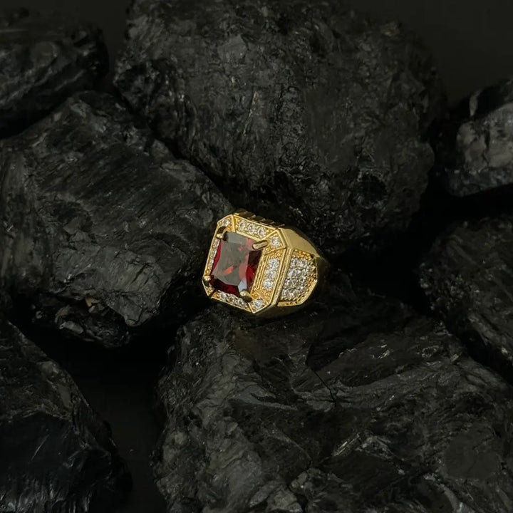 Anillo De Caballero De Piedra Roja Y Cristales