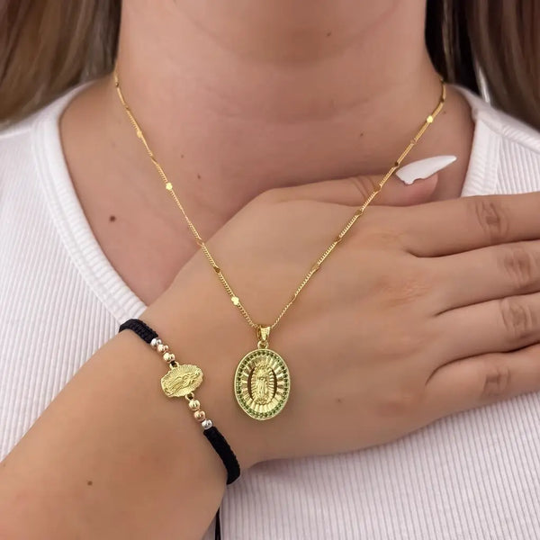 Conjunto De Dama Con Cadena De Tejido Cubana Con Corazones, Dije De La Virgen De Guadalupe Y Manilla De Balines Tres Oros Con Herraje De La Virgen De Guadalupe